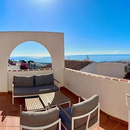 Casa Paz - 2 Bed 1 Bath Terrace Views Apartment *